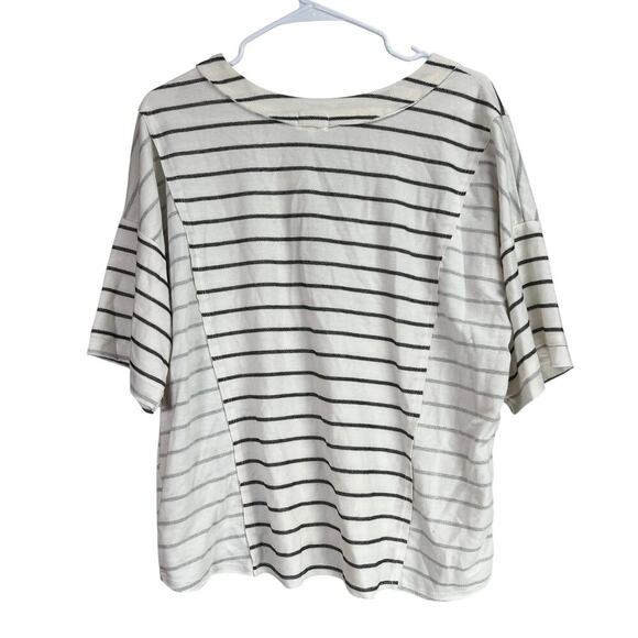 BKE Buckle Reversed Pieced Top Cream Black Large - Picture 10 of 11